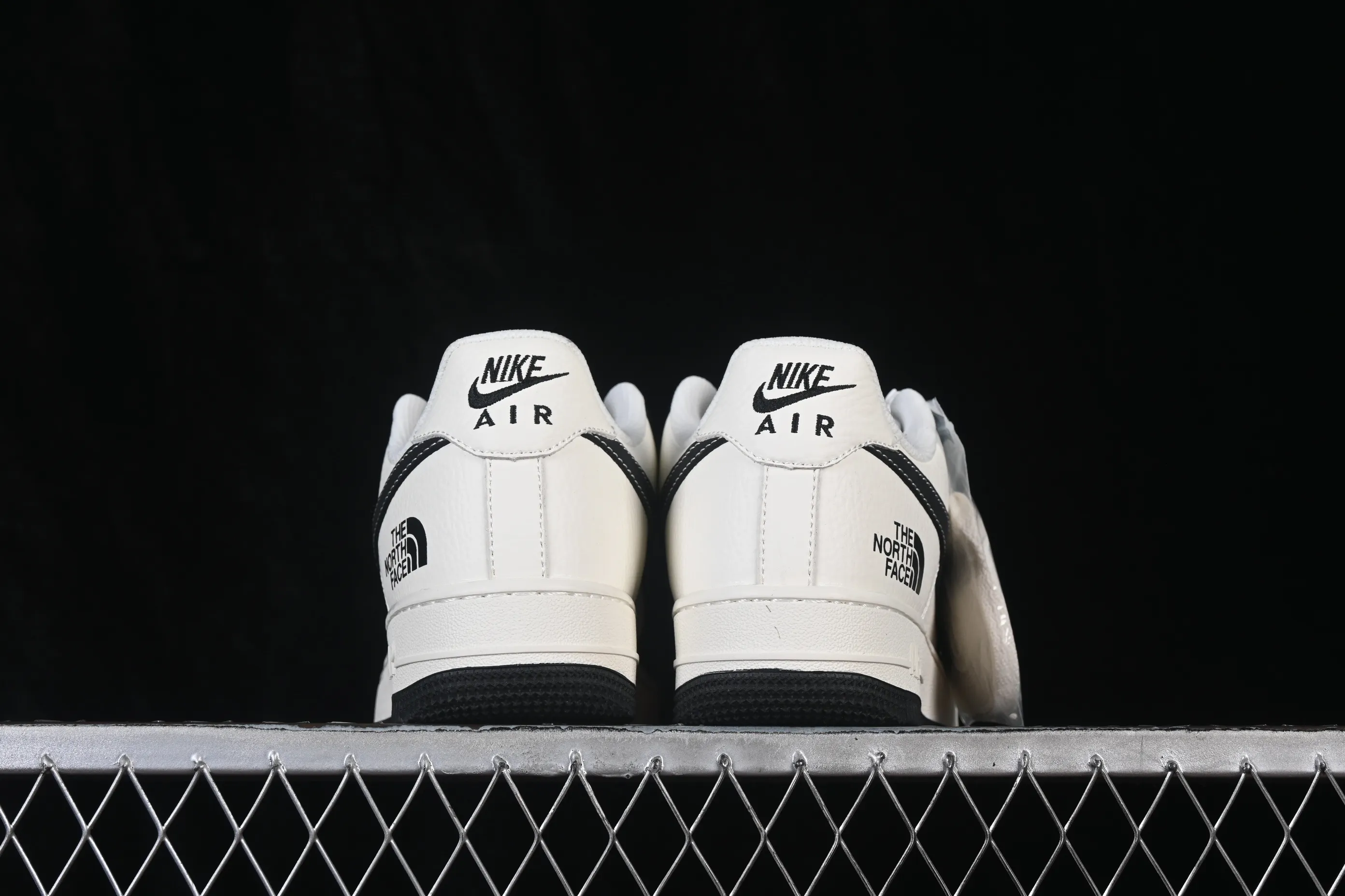 All Categories Nk Air Force 1 Air Force Series Nk Air Force 1 Low Air Force Low Nike Air Force 1'07 Low Minimalist Contrast Color Air Force One Low Casual Shoes MM3399-821